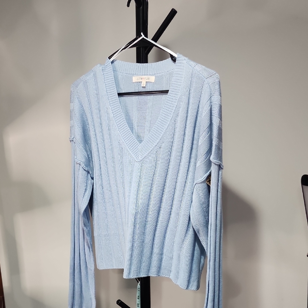 SOLD Ribbed Pullover - Picture 6 of 6